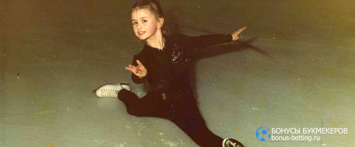 Анна Семенович на коньках