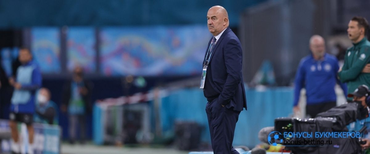Станислав Черчесов уволен с поста главного тренера сборной России по футболу