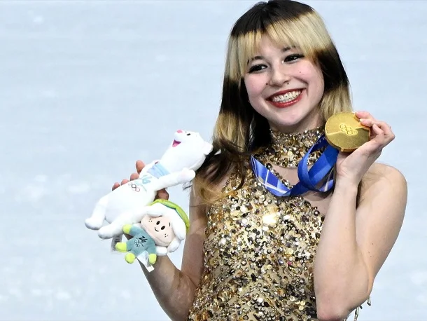 Алиса Лью: биография, личная жизнь, прическа и тайна рождения